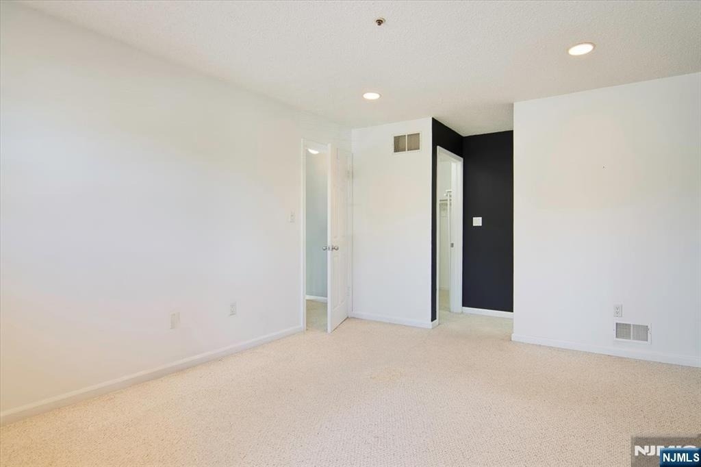 1125 Hyde Park - Photo 12