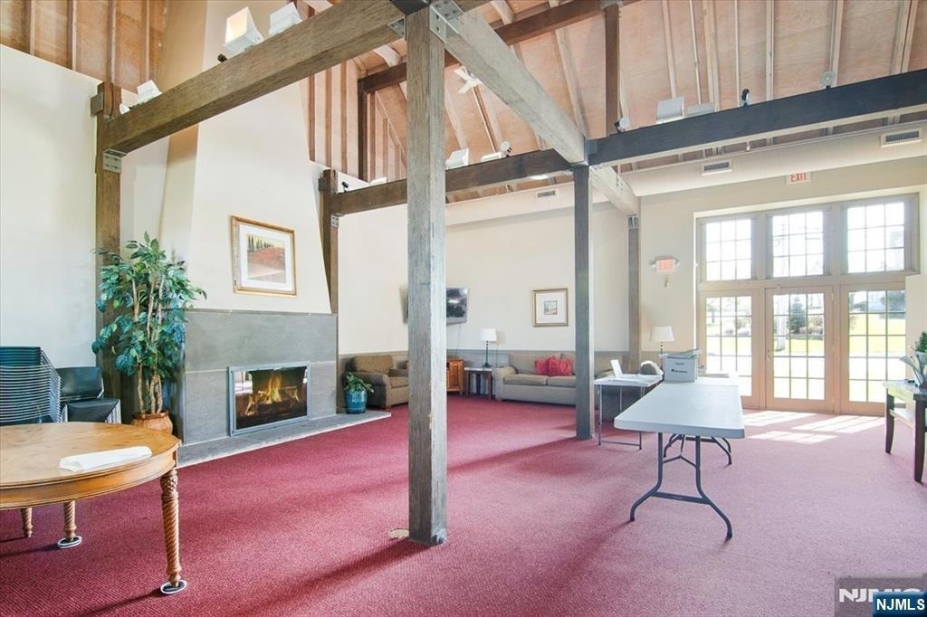 1125 Hyde Park - Photo 21