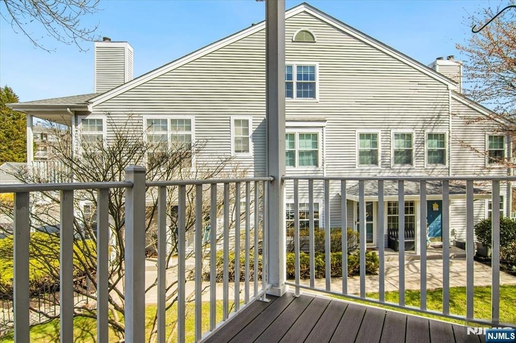 1125 Hyde Park - Photo 23