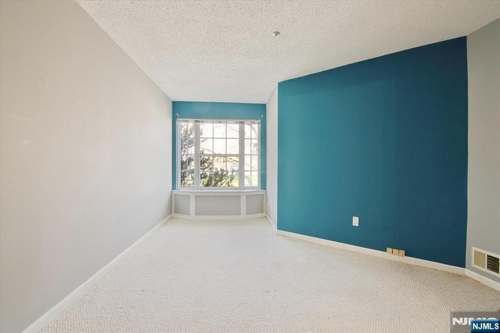1125 Hyde Park - Photo 18