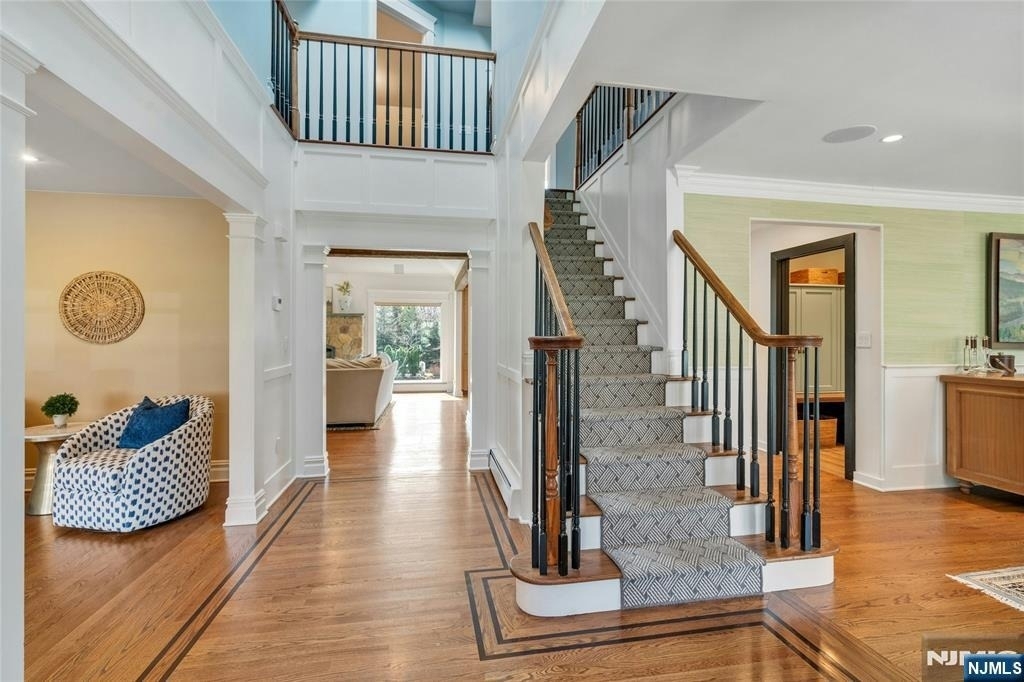7 Deerhill - Photo 1