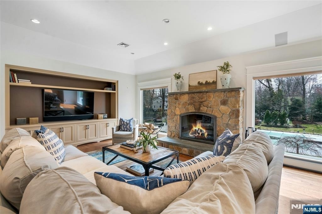 7 Deerhill - Photo 11