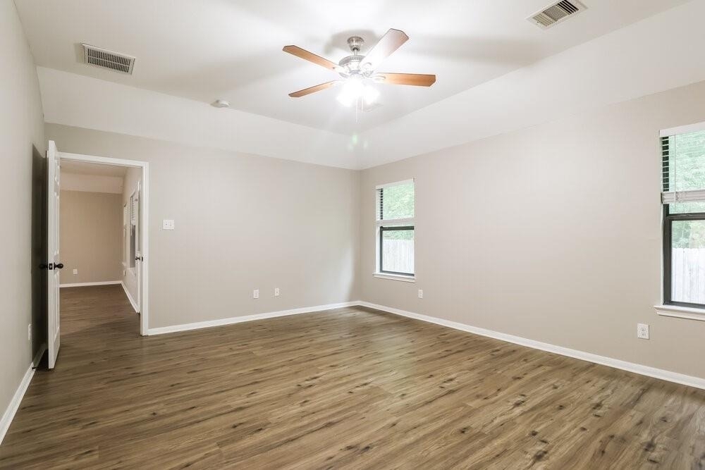2815 Lexington Park Drive - Photo 8