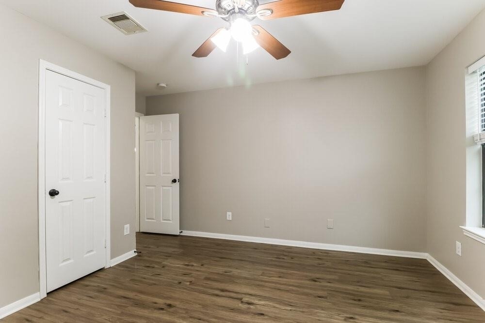 2815 Lexington Park Drive - Photo 11