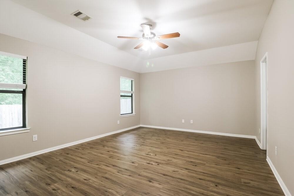 2815 Lexington Park Drive - Photo 7