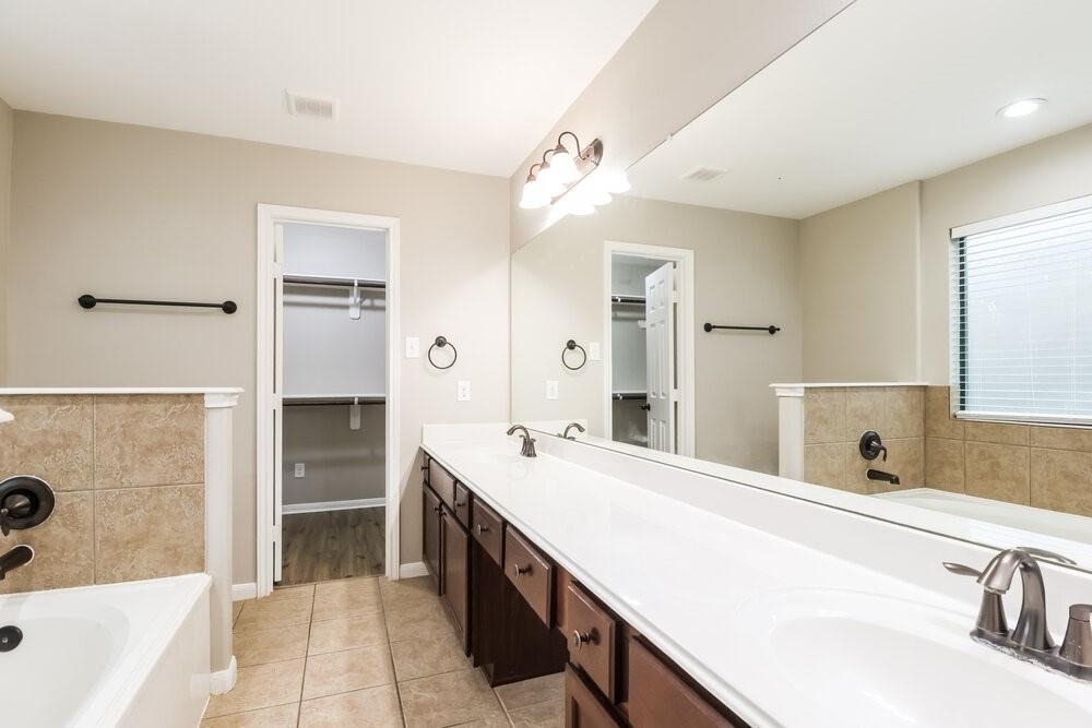 2815 Lexington Park Drive - Photo 9