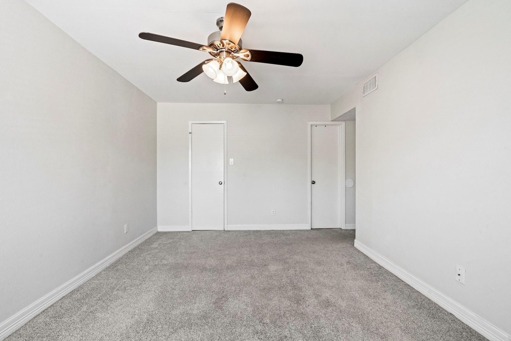3300 Pebblebrook Drive - Photo 21