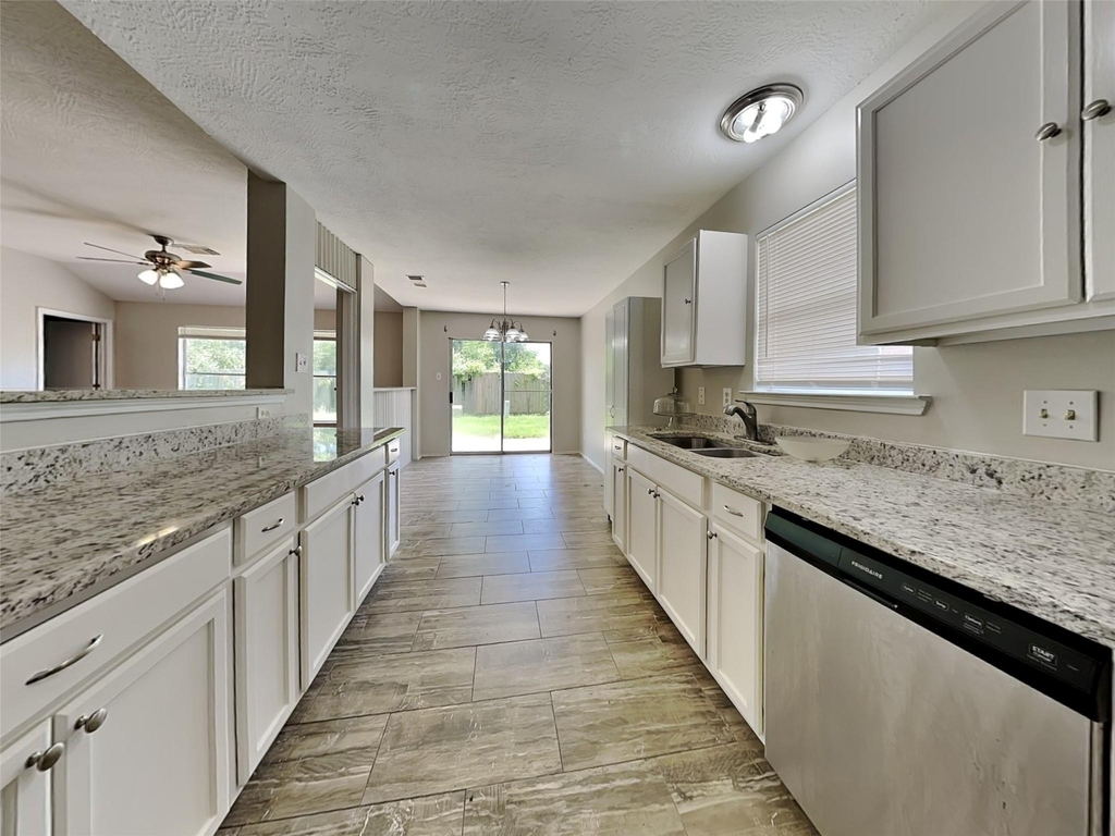 3703 Nutwood Lane - Photo 4