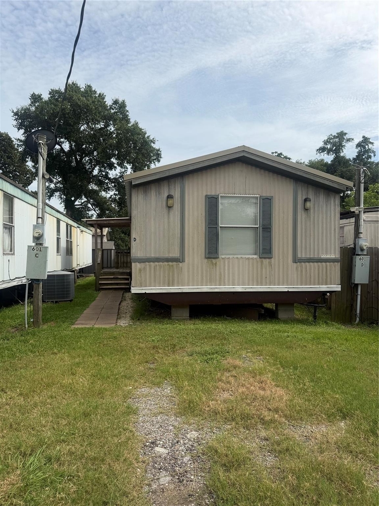 601 Clear Lake Road - Photo 0