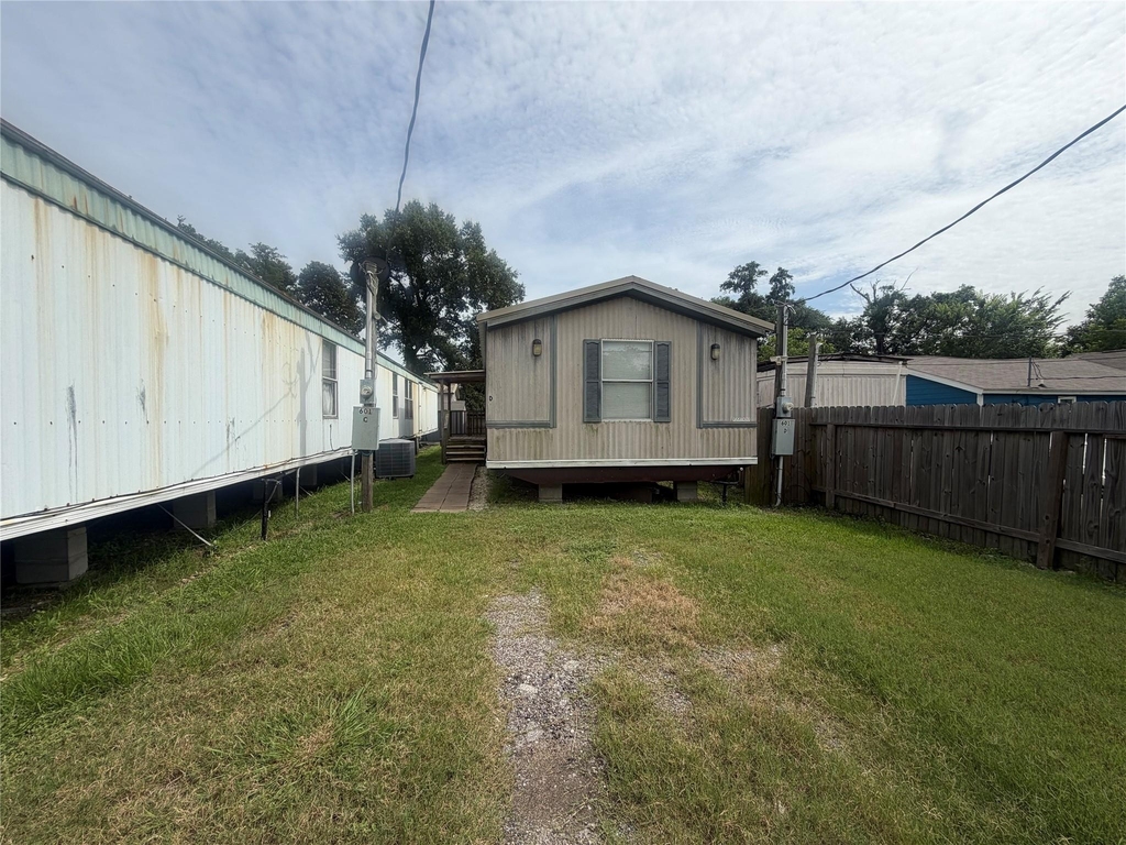 601 Clear Lake Road - Photo 1