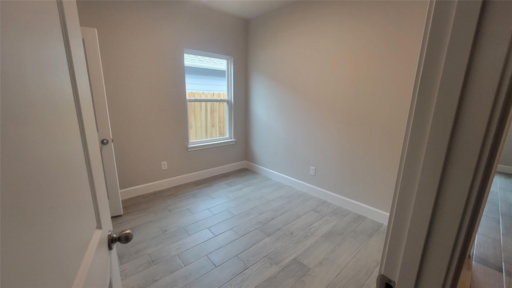 11915 Nelwood Street - Photo 9