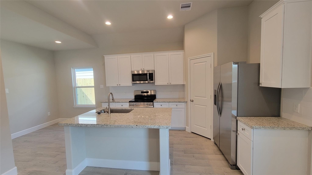11915 Nelwood Street - Photo 2