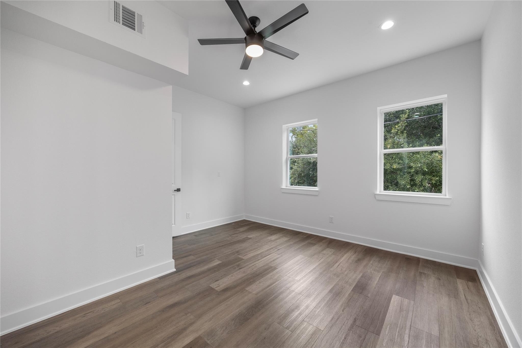 955 Elkhart Street - Photo 6
