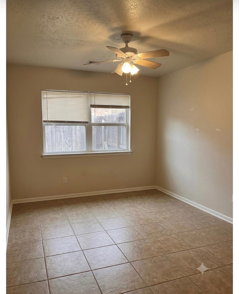 12413 Wellington Park Drive - Photo 7