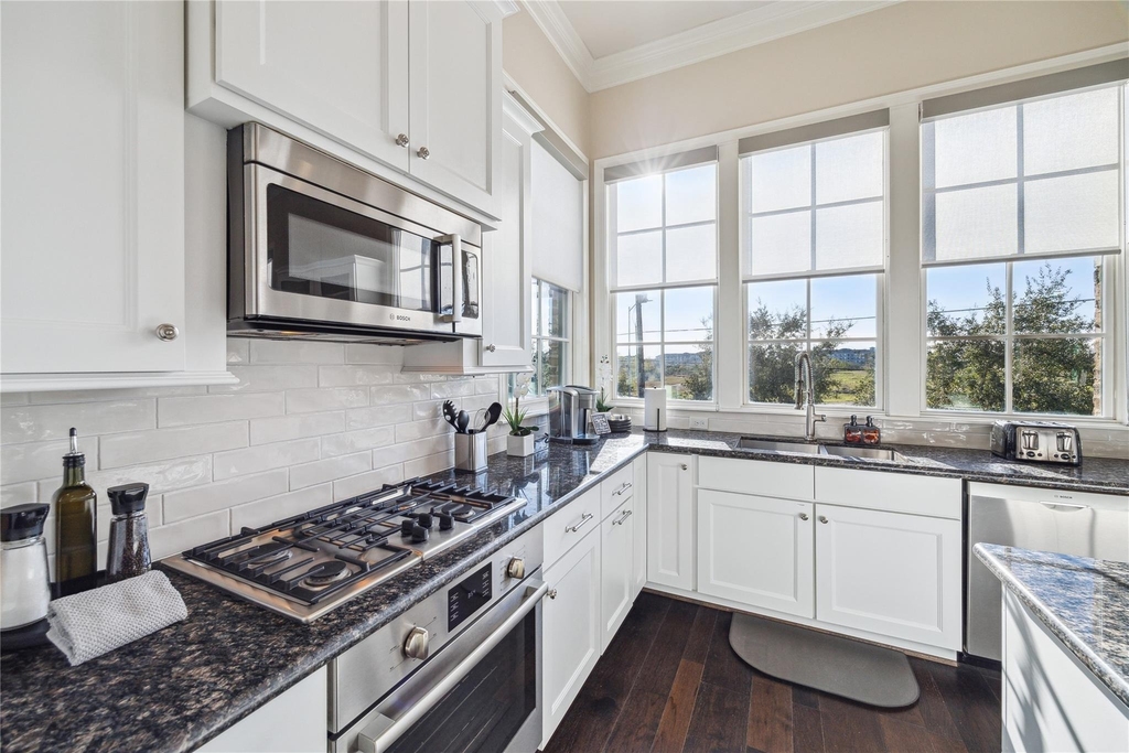 9455 Fannin Street - Photo 10