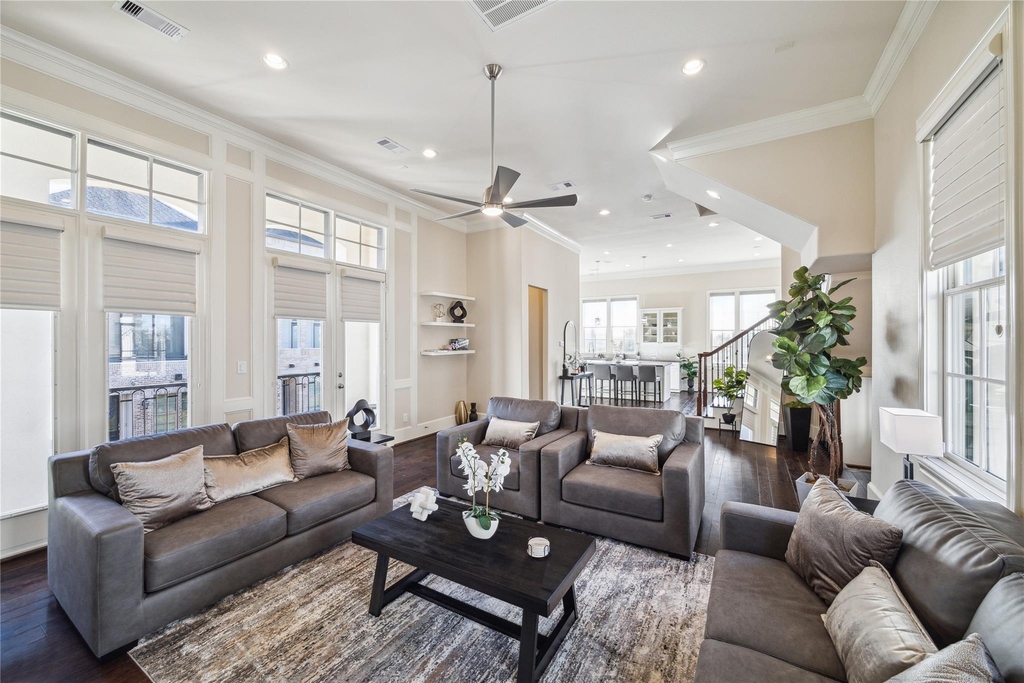 9455 Fannin Street - Photo 0