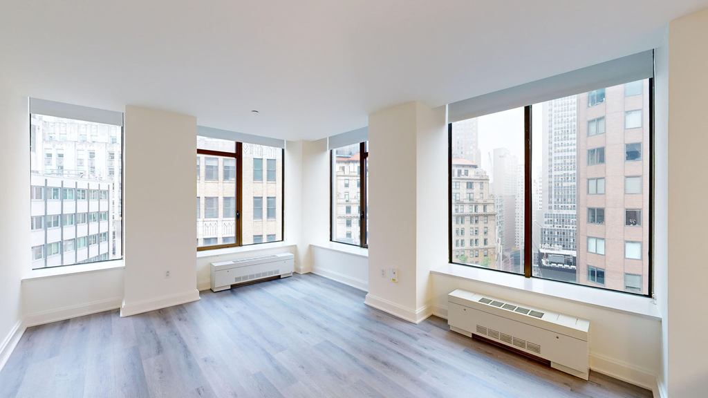 10 Hanover Square - Photo 2
