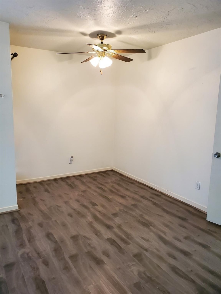 3400 Timmons Lane - Photo 3