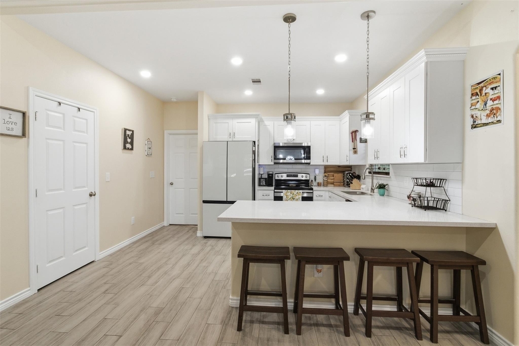 16529 Kingsbury Drive - Photo 0