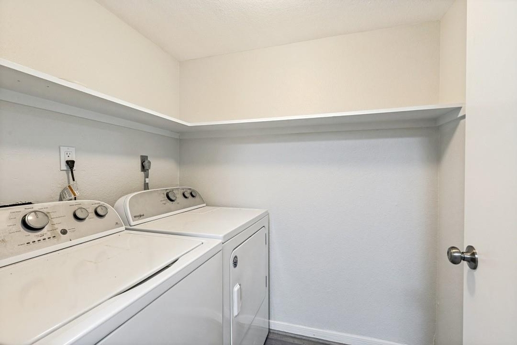 2626 Holly Hall Street - Photo 10