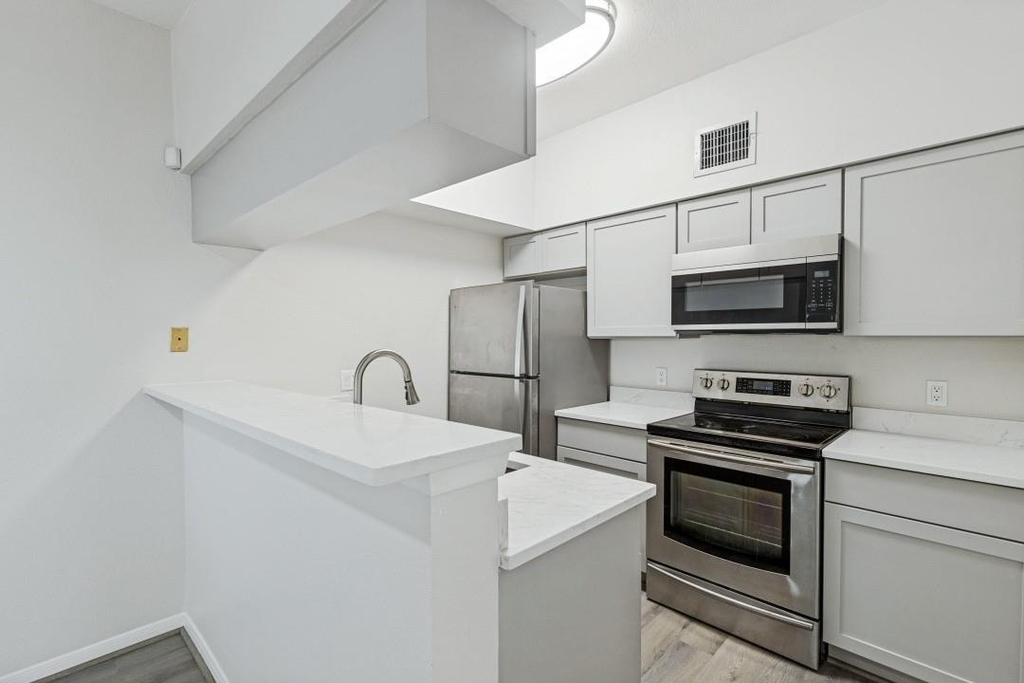 2626 Holly Hall Street - Photo 5