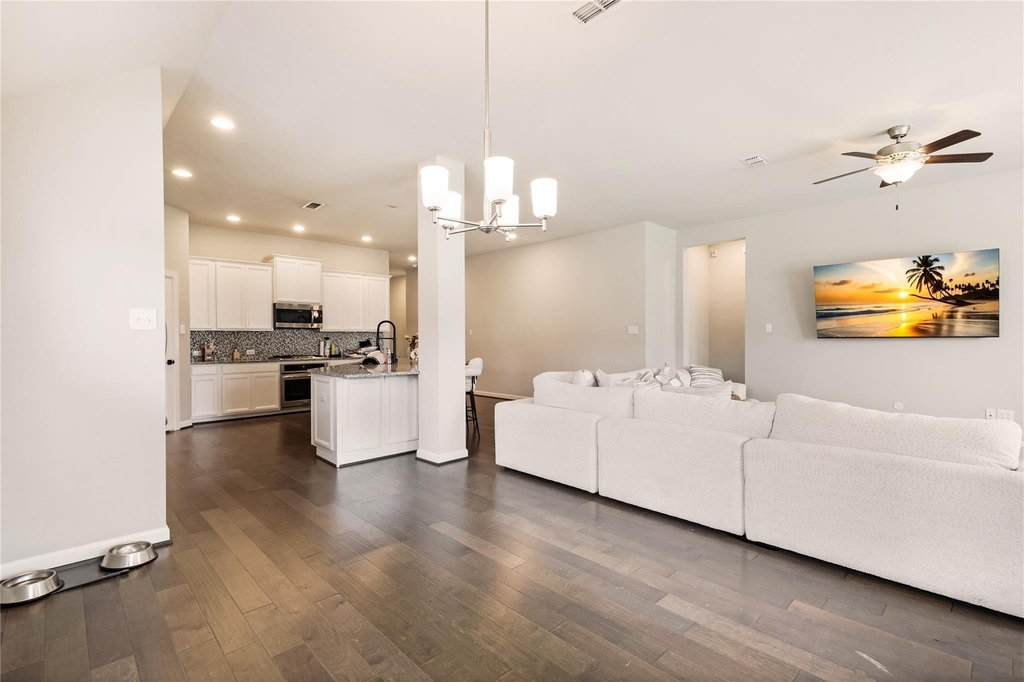 3911 Ballard - Photo 6