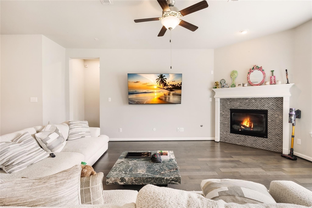 3911 Ballard - Photo 8