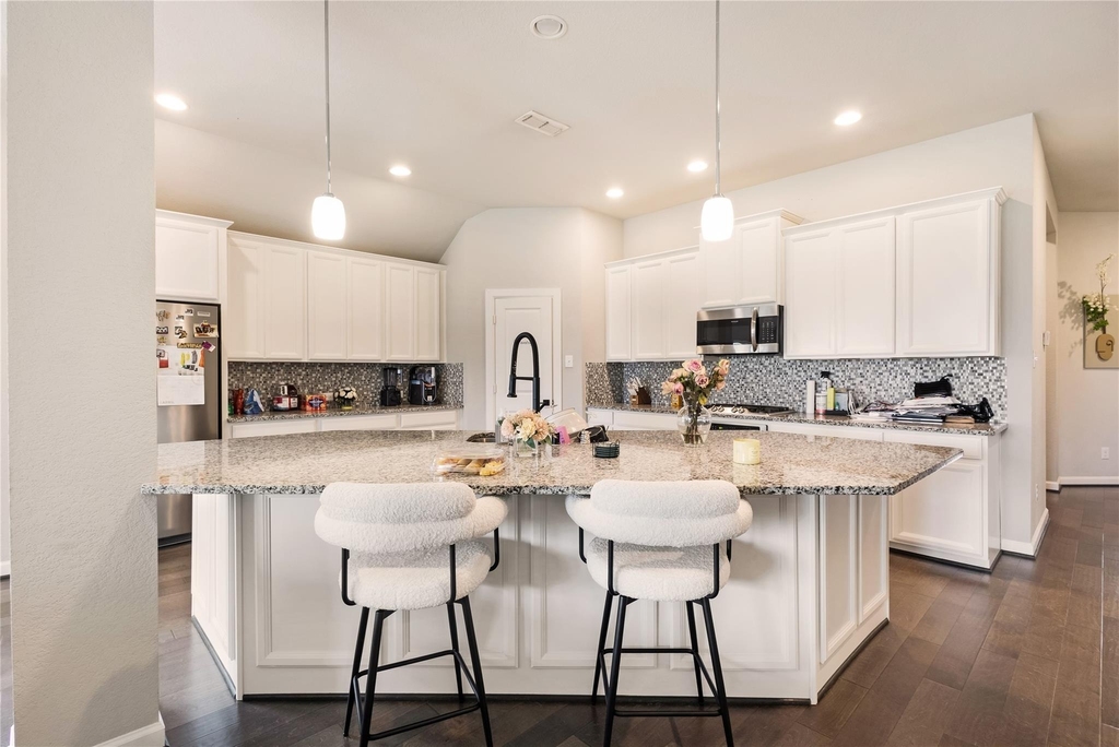 3911 Ballard - Photo 2