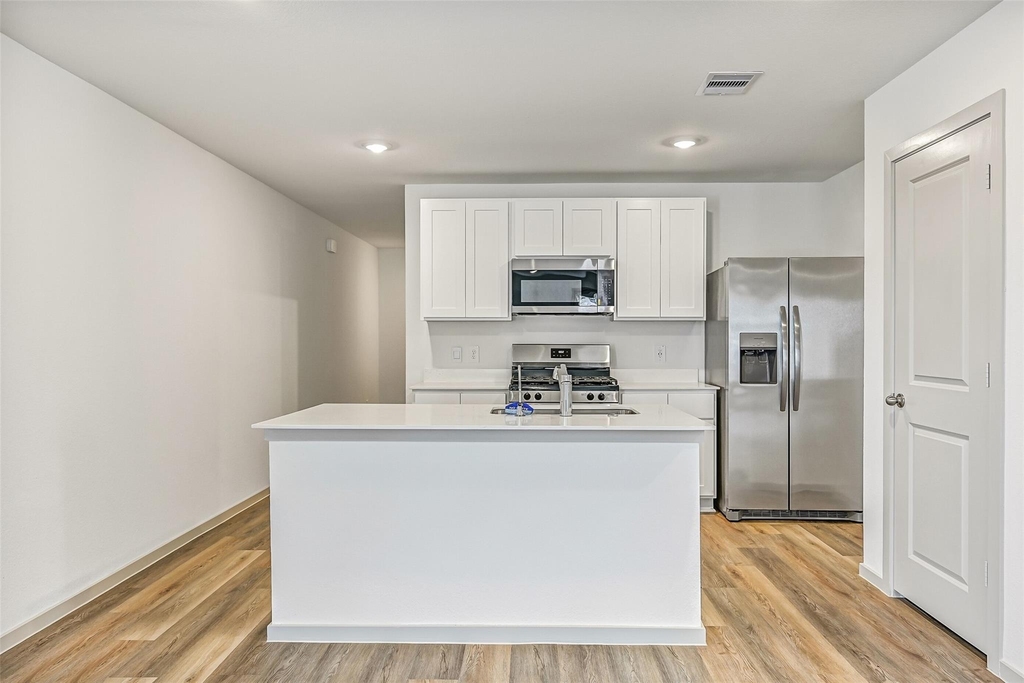 1015 Bluegill Drive - Photo 4