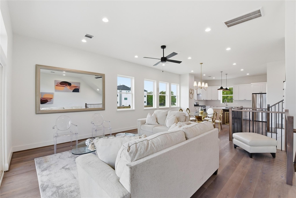 7702 Earl Rudder Way - Photo 11