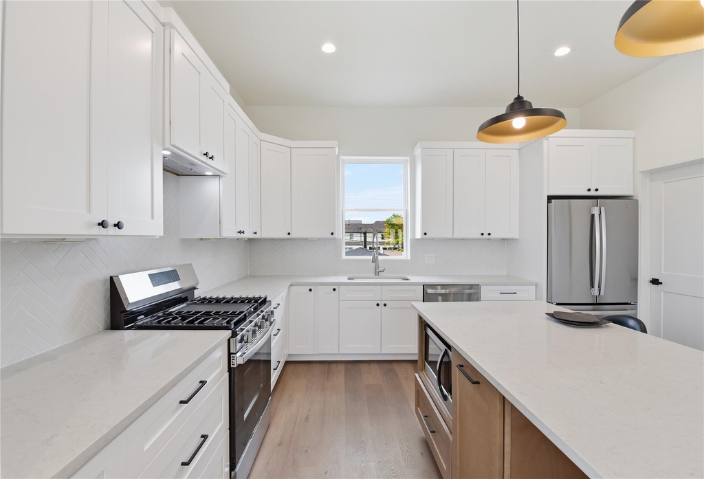 7702 Earl Rudder Way - Photo 23