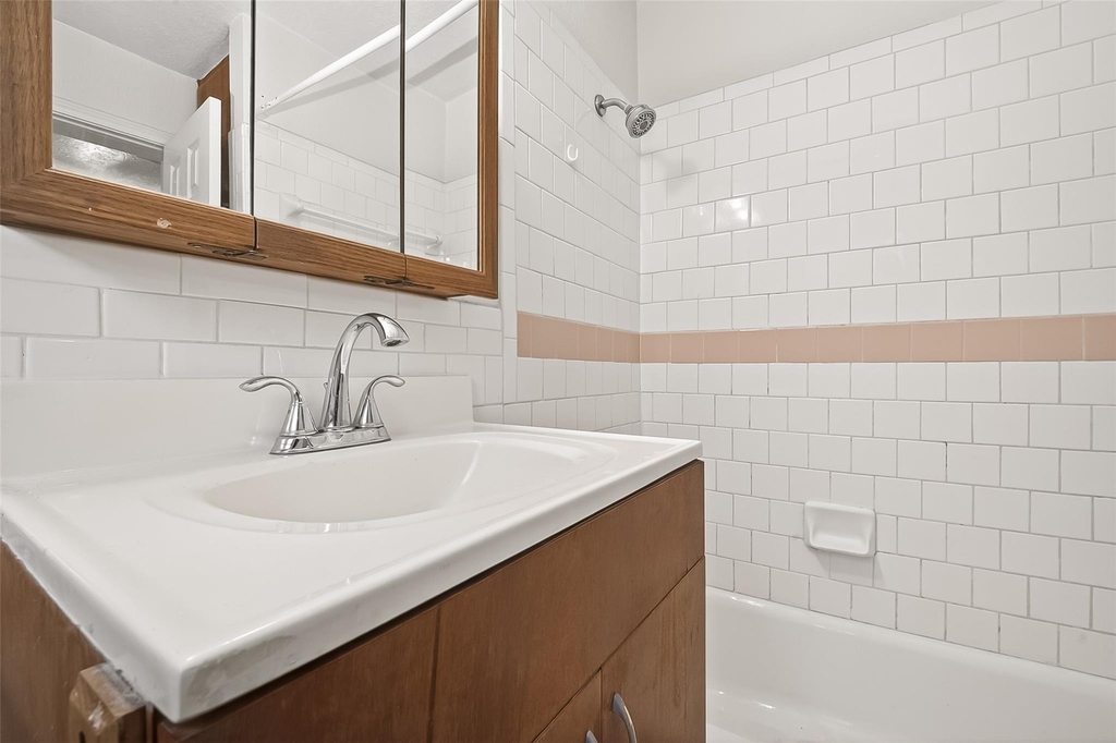 609 Cortlandt Street - Photo 22