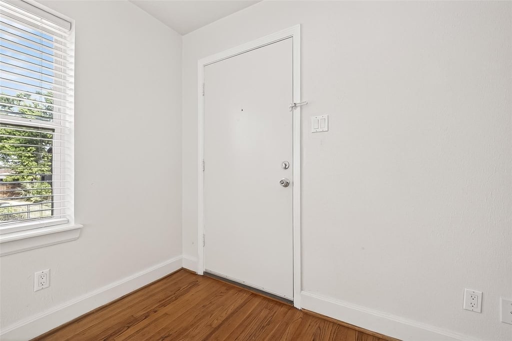 609 Cortlandt Street - Photo 3