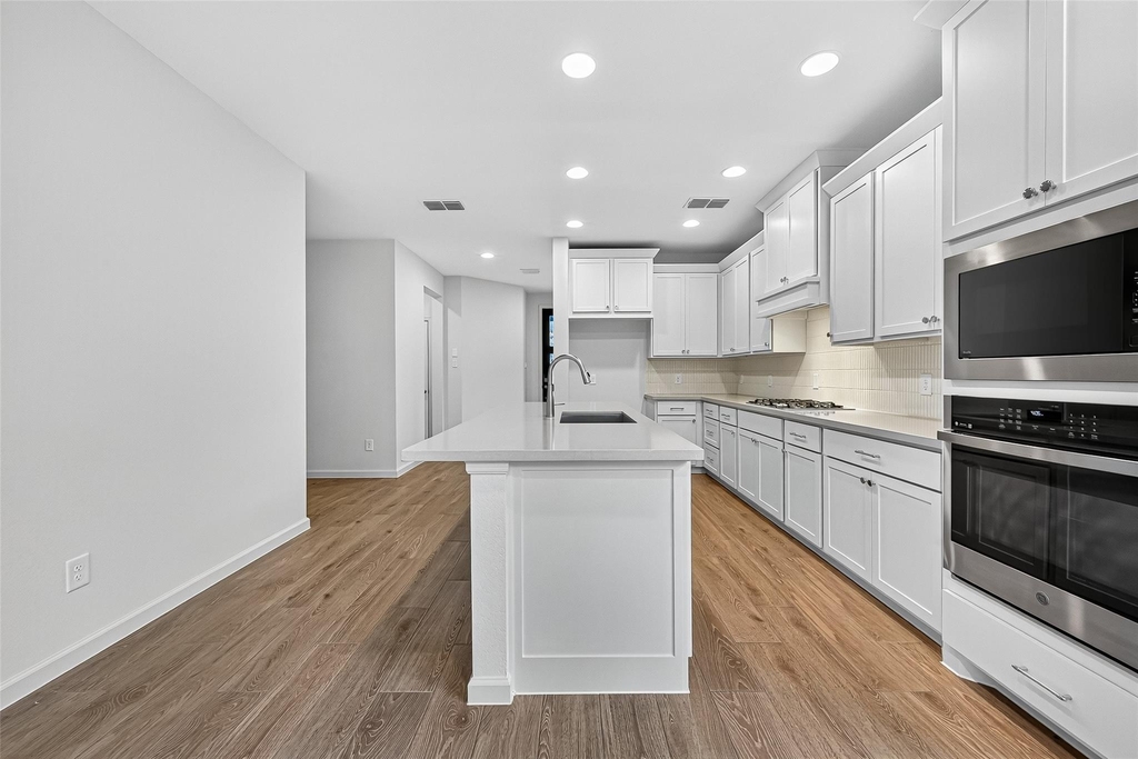 5019 Bowen Prairie Drive - Photo 13