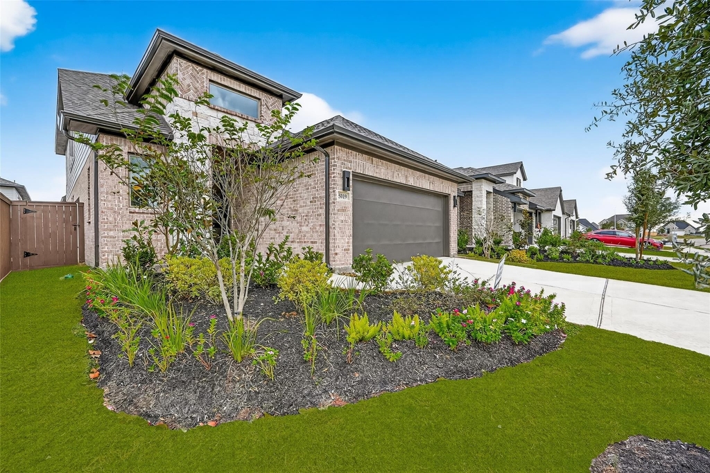 5019 Bowen Prairie Drive - Photo 1