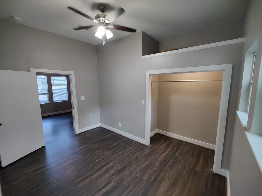 711 Graham Place - Photo 5