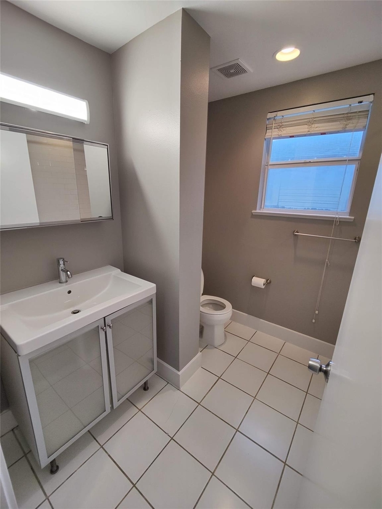 711 Graham Place - Photo 7
