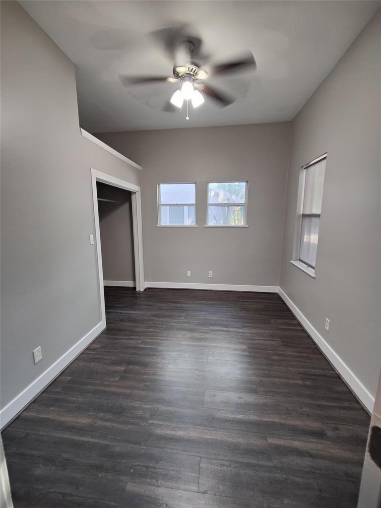 711 Graham Place - Photo 4