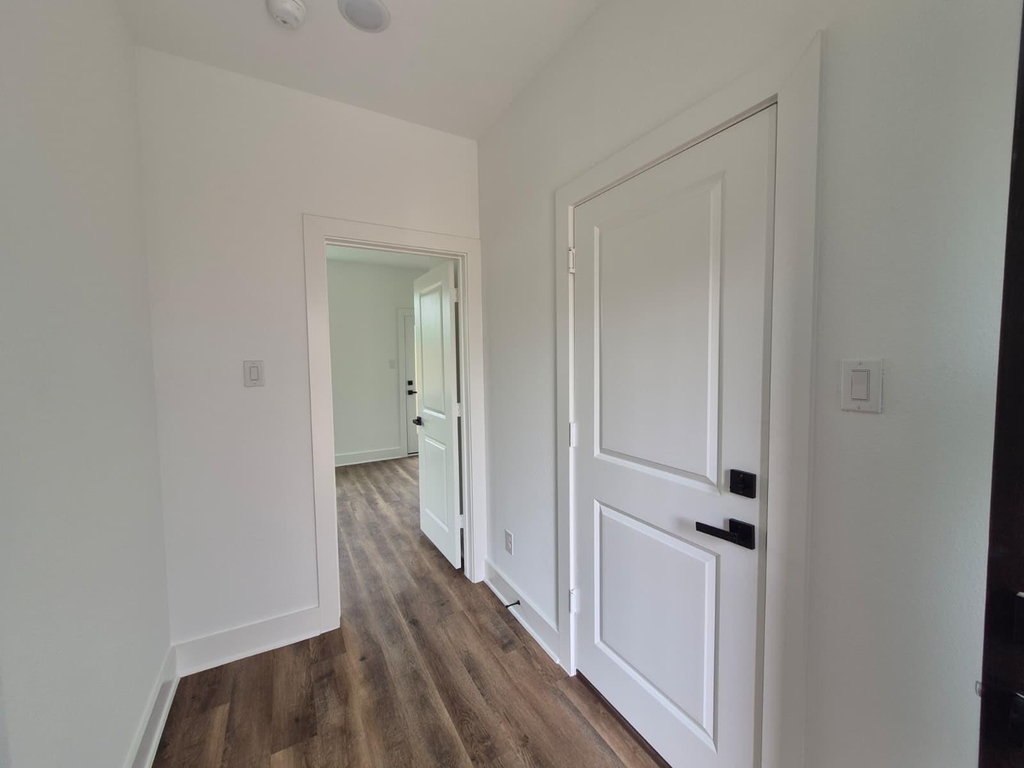 3217 St Emanuel - Photo 2