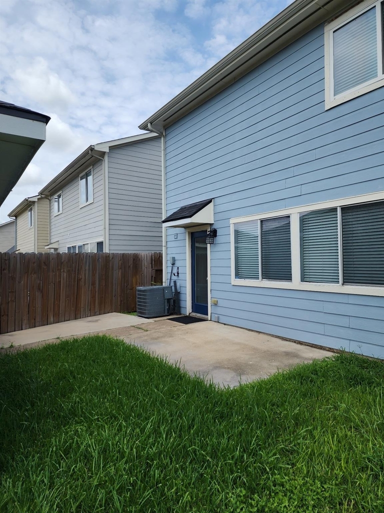 11929 Sanspereil Drive - Photo 10