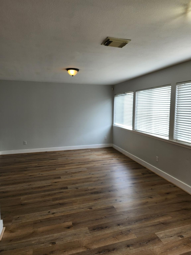 11929 Sanspereil Drive - Photo 8