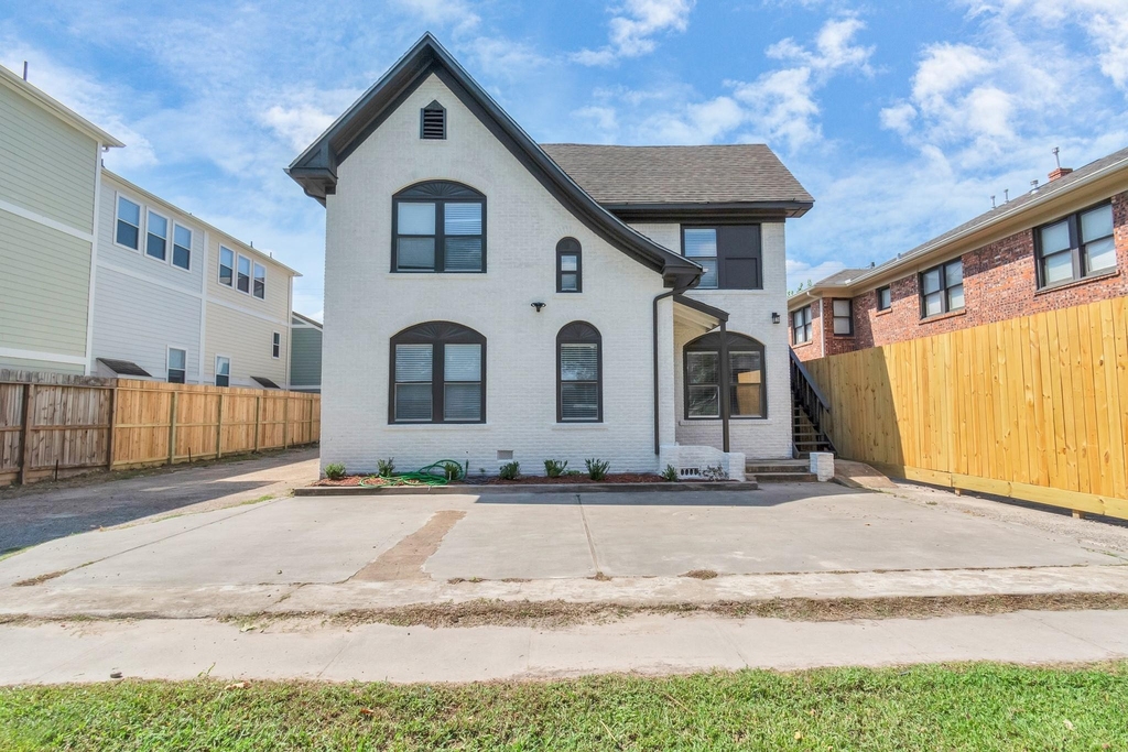 1812 Wheeler Street - Photo 0