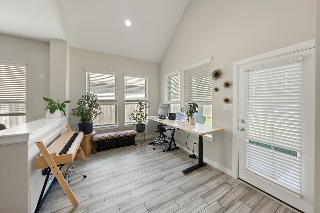 15510 Bosque Valley Court - Photo 7