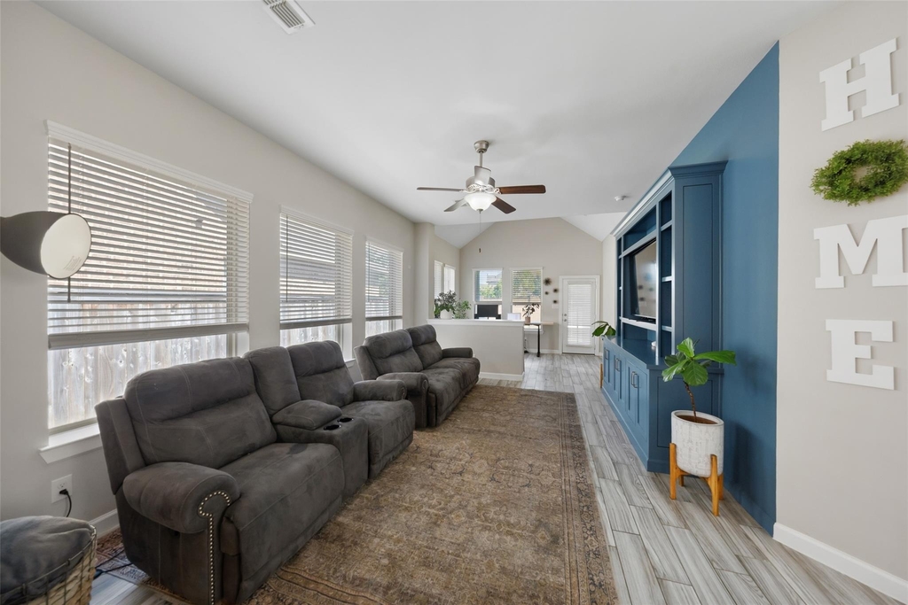 15510 Bosque Valley Court - Photo 2