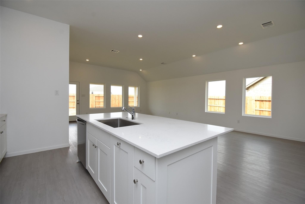 6303 Golden Seaton Drive - Photo 6