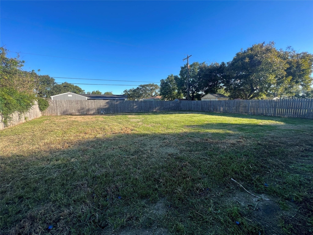 222 Ruslee Street - Photo 9