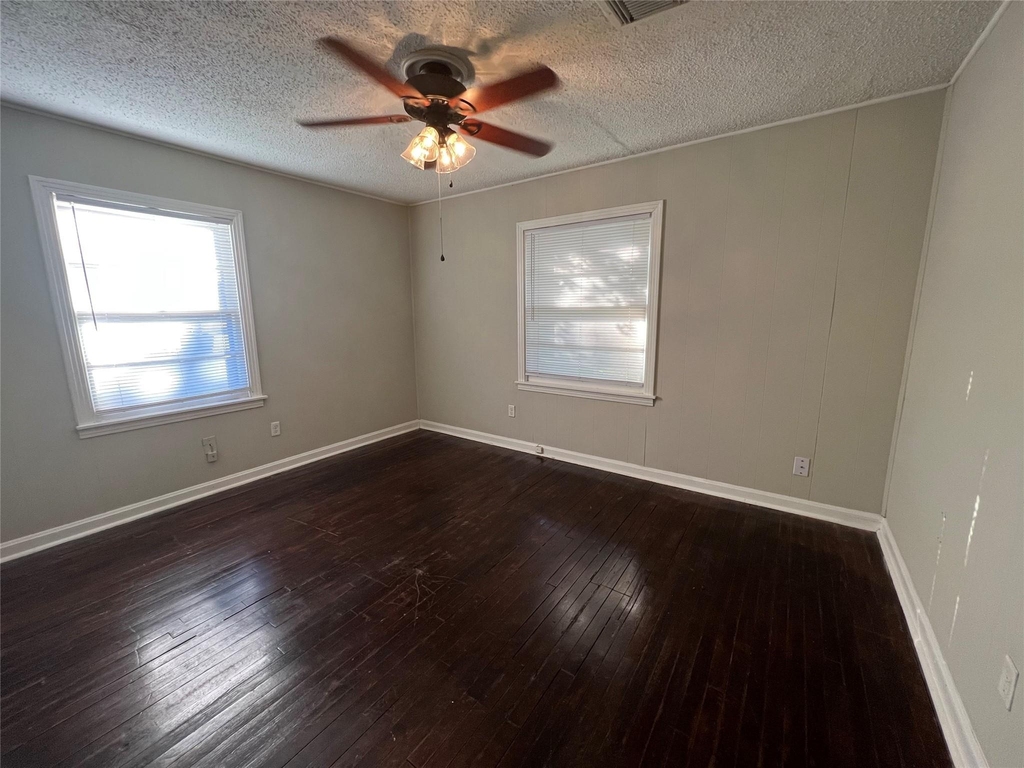 222 Ruslee Street - Photo 5