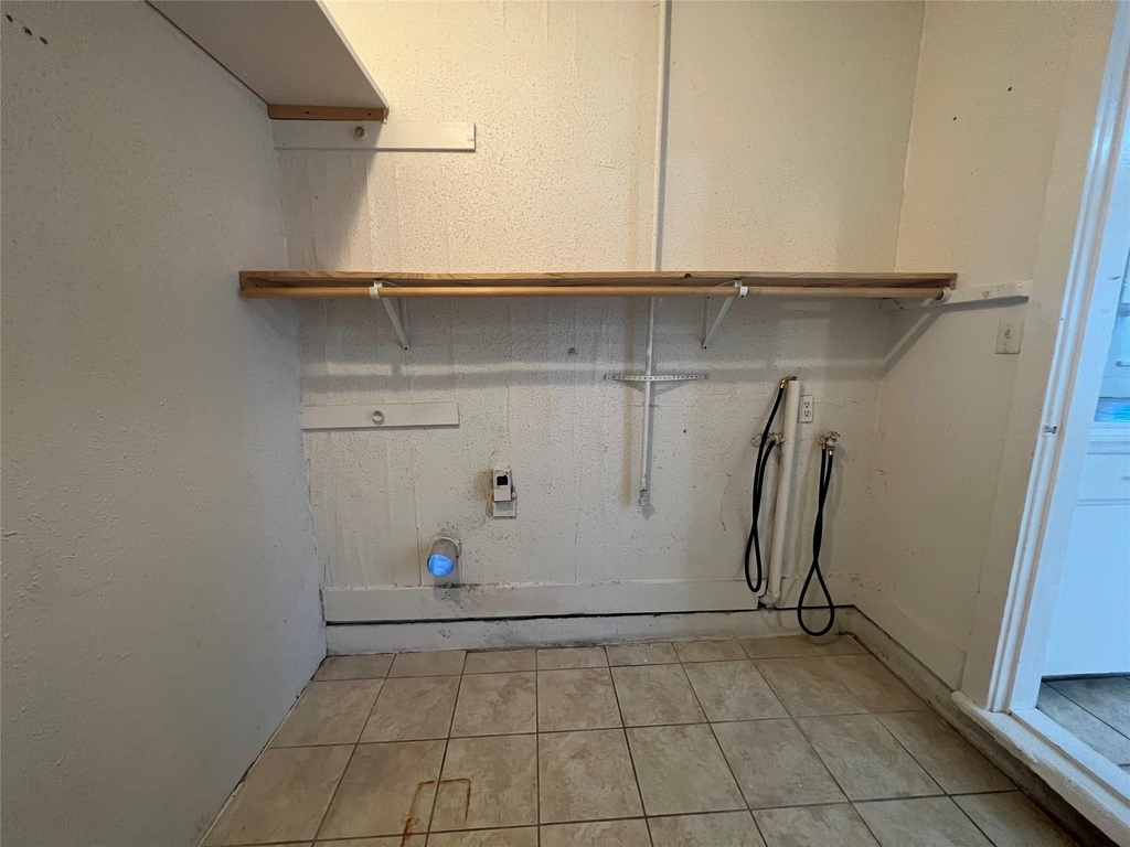 222 Ruslee Street - Photo 8