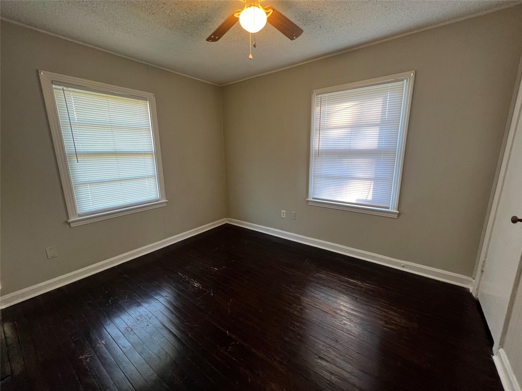 222 Ruslee Street - Photo 6