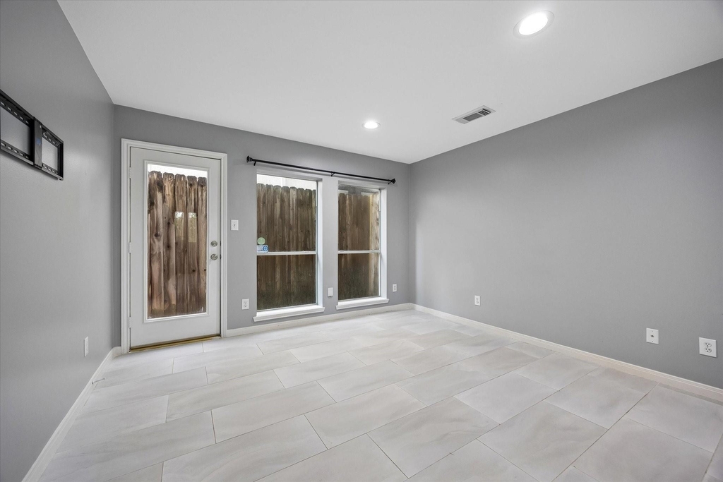 4408 Floyd Street - Photo 4